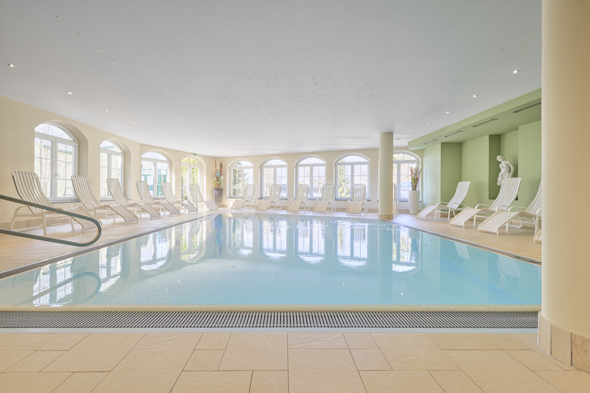 Schwimmbad im Ötztal Hotel